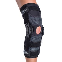 donjoy-playmaker-ii-knee-brace