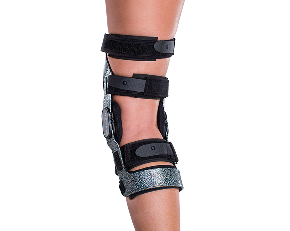 donjoy-armor-knee-brace-with-