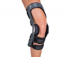 hinged knee brace