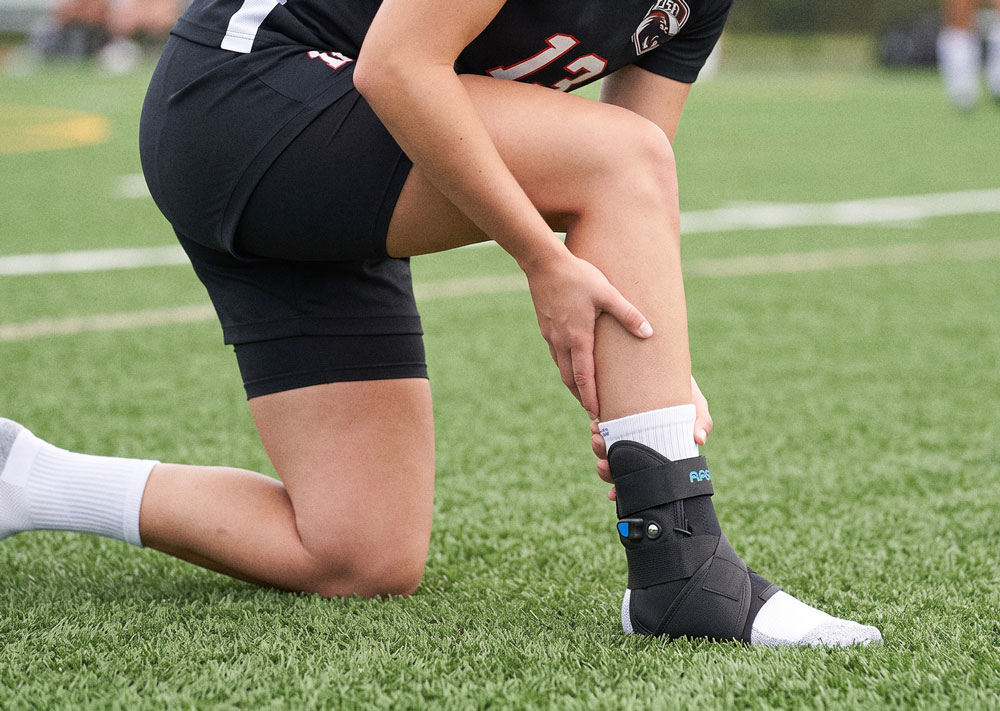 Aircast Airlift PTTD Brace worn by an athlete